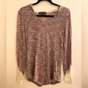 Almost Famous long sleeve t-shirt hoodie XL juniors